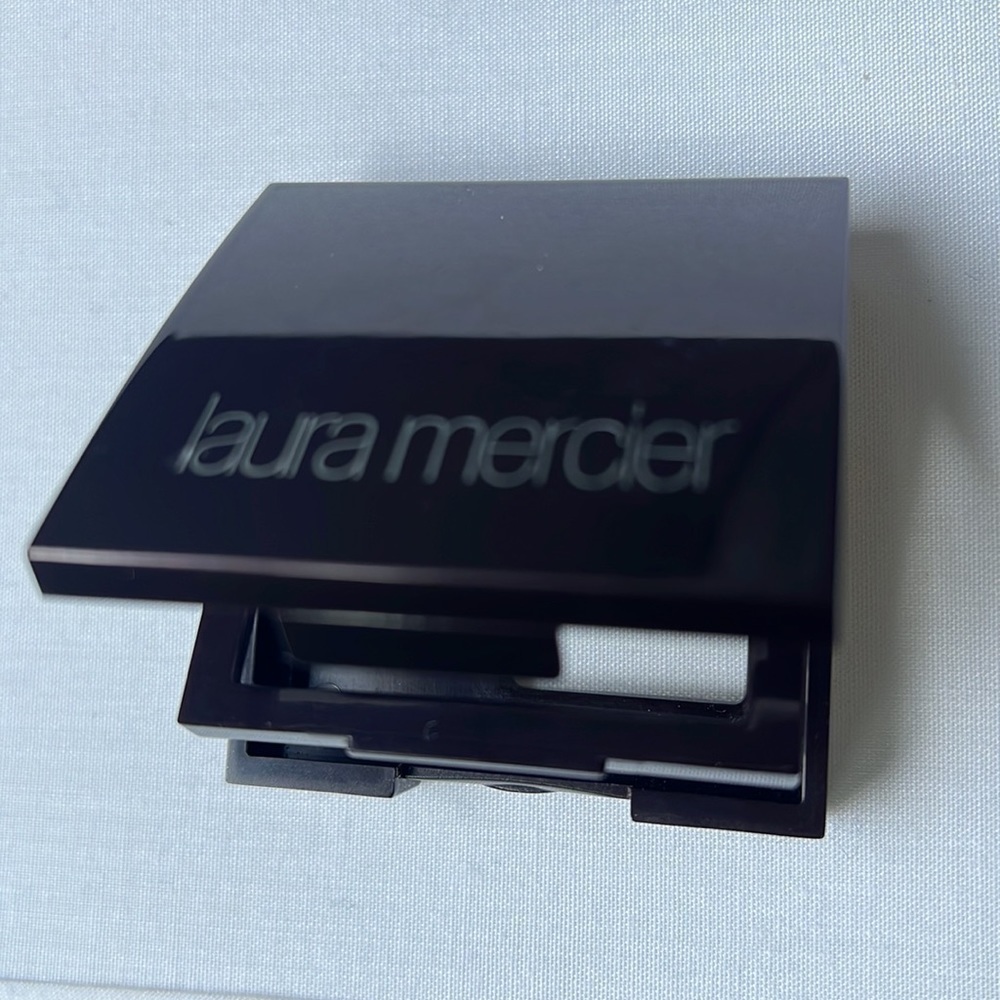 Laura Mercier Refillable Compact Square 1 7/8" (No Makeup Included)